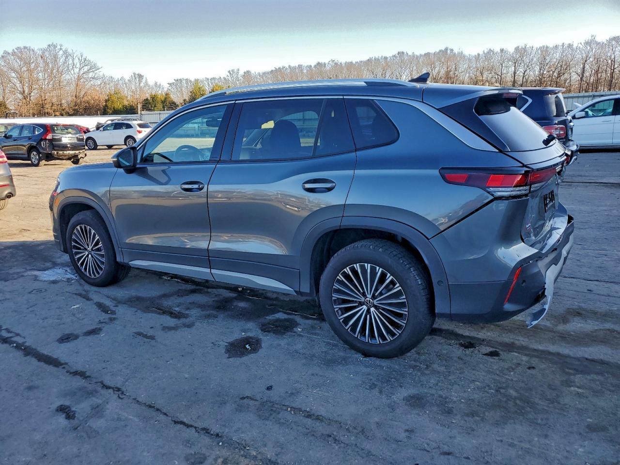 2025 Volkswagen Tiguan S - Фото 2