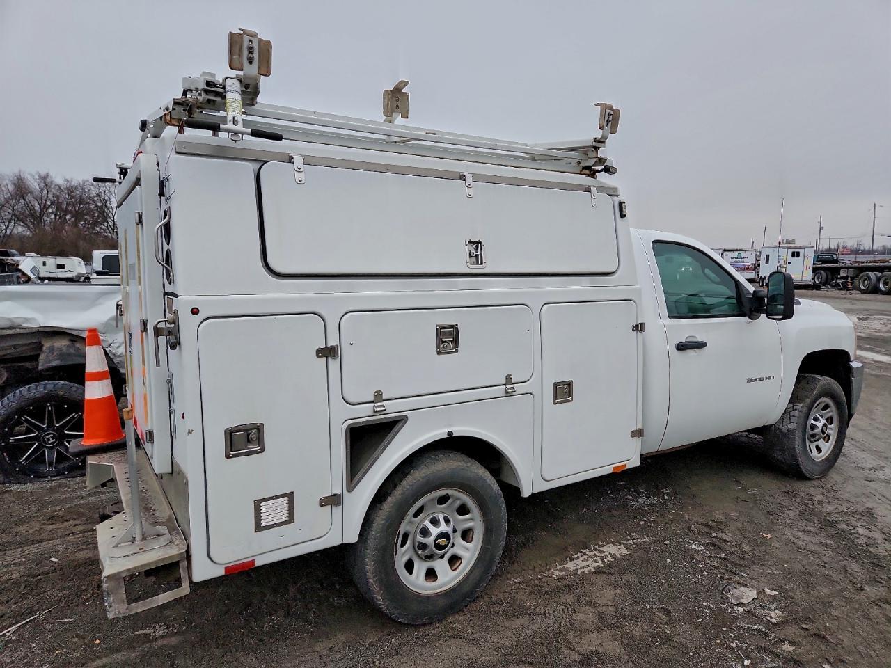 2012 Chevrolet Silverado K3500 - Фото 3