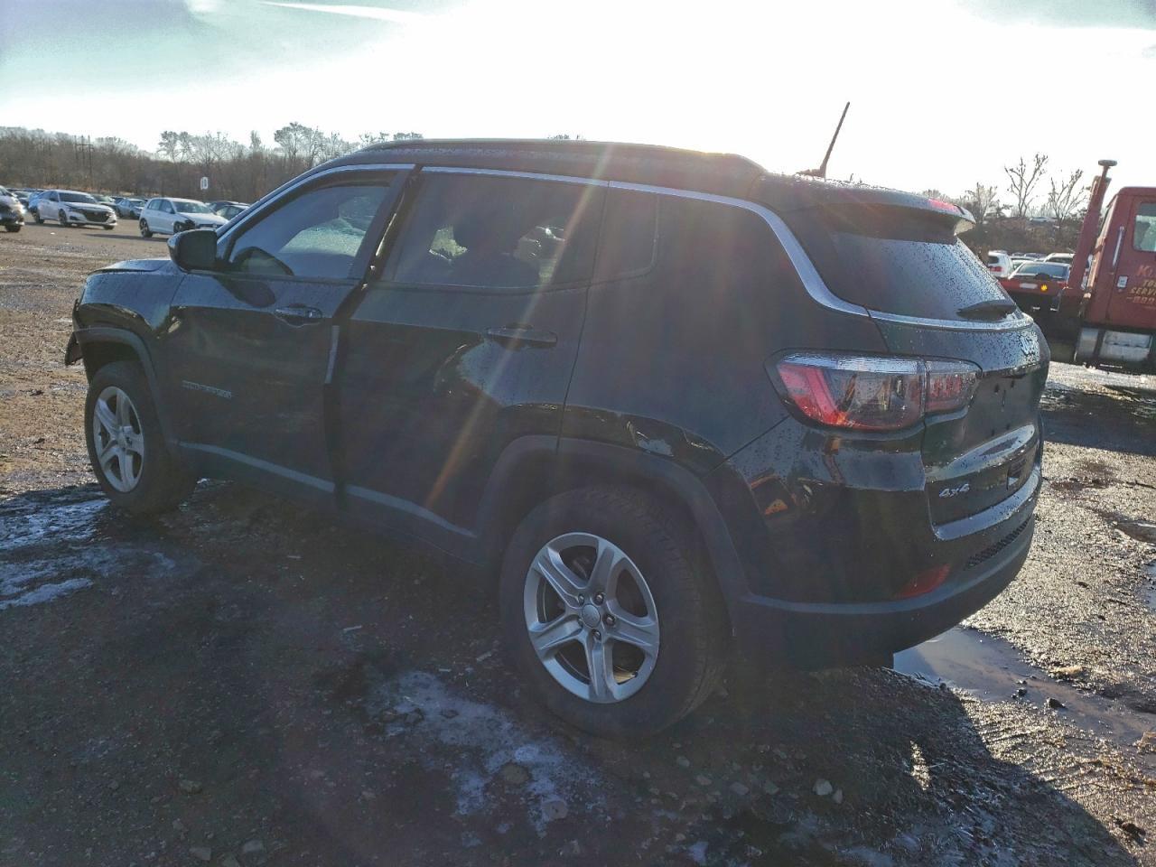 2023 Jeep Compass Latitude - Фото 2