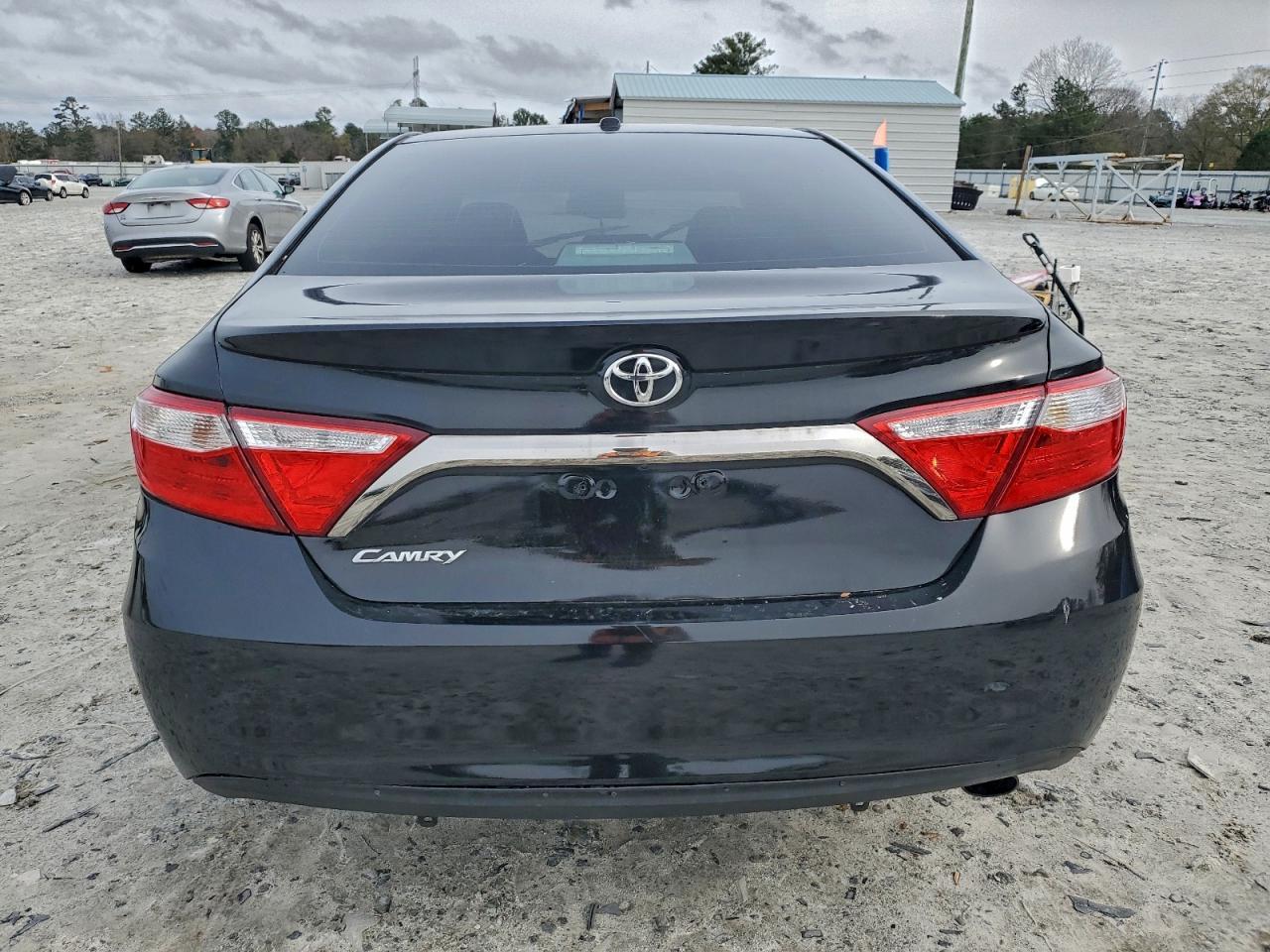 2016 Toyota Camry Le - Фото 6
