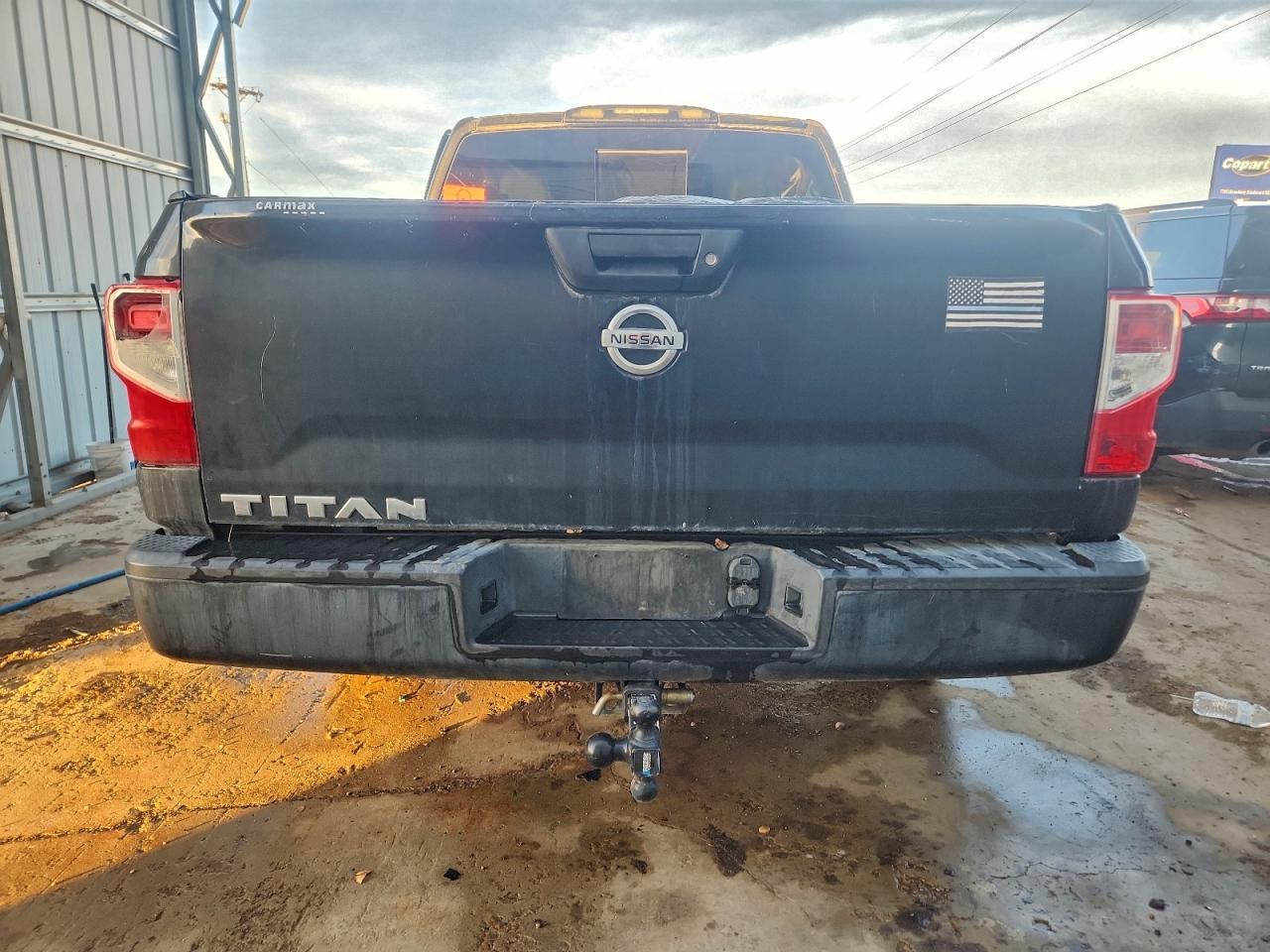 2017 Nissan Titan S - Фото 6