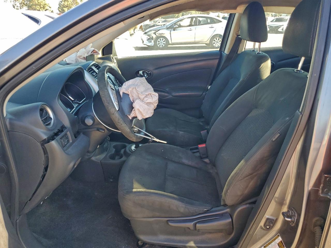 2017 Nissan Versa S - Фото 7