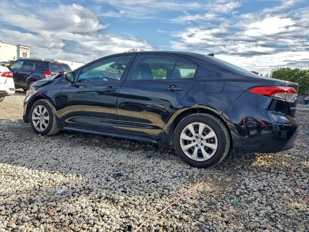 2024 Toyota Corolla Le - Фото 2