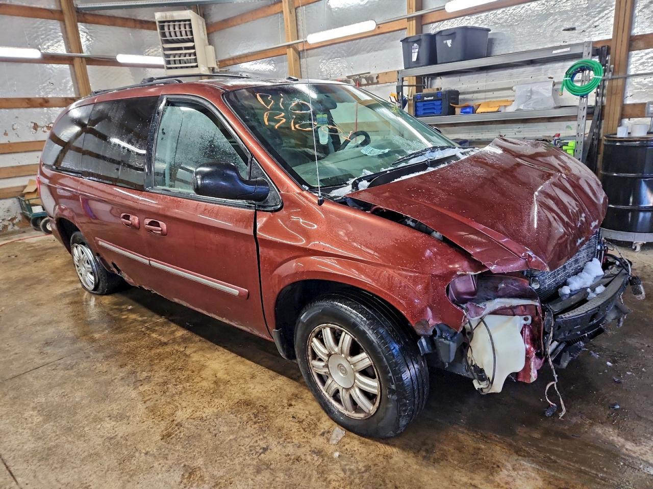 2007 Chrysler Town & Country Touring - Image 4