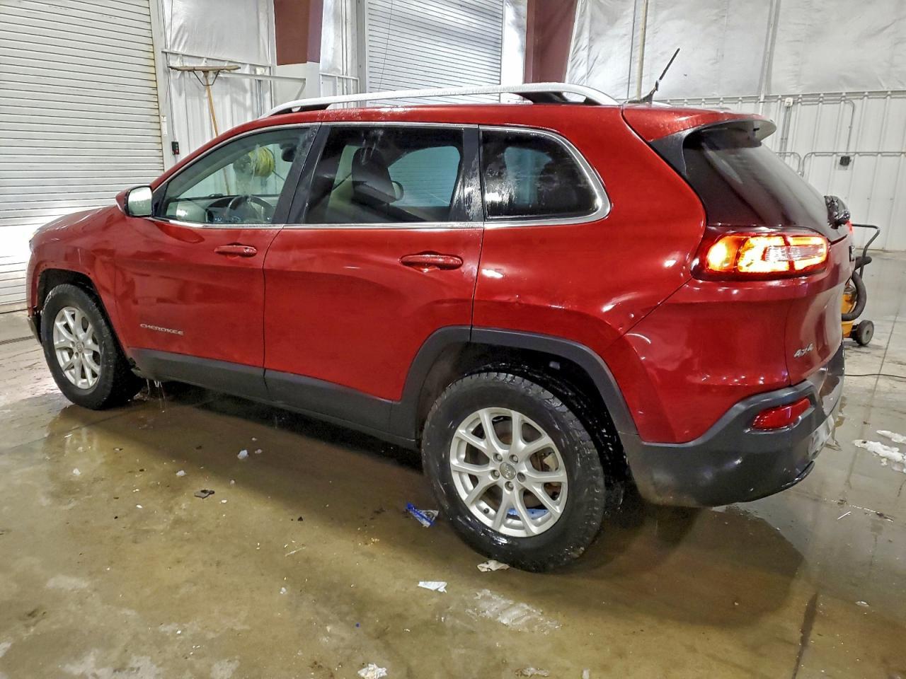 2015 Jeep Cherokee Latitude - Image 2