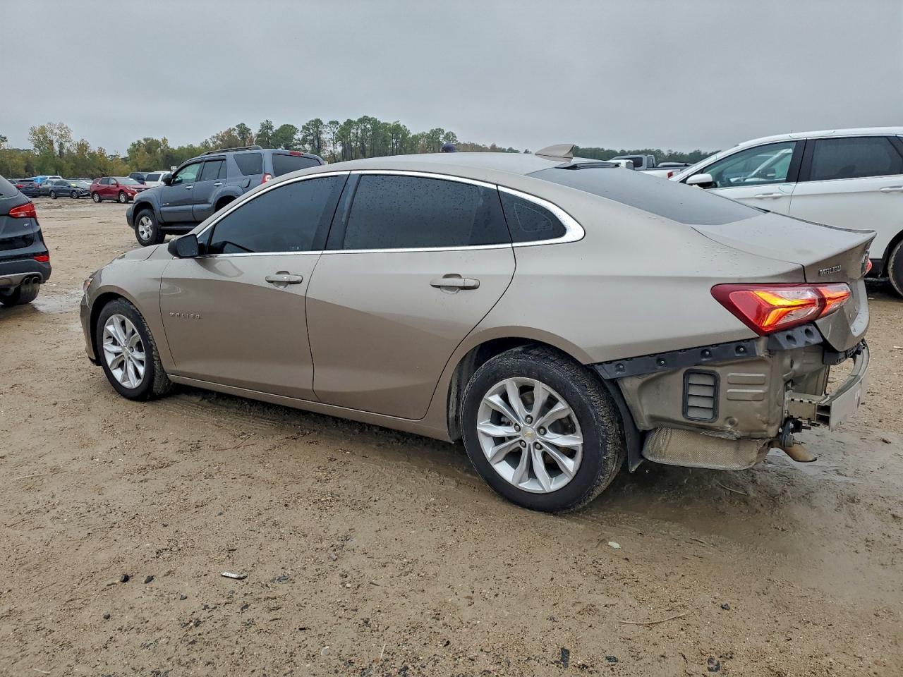 2022 Chevrolet Malibu Lt - Фото 2
