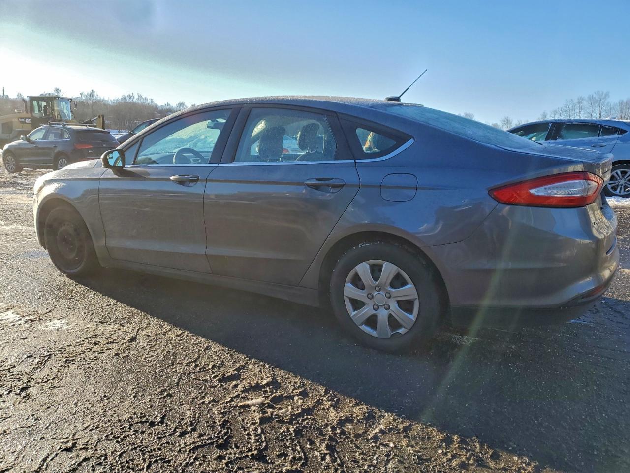 2014 Ford Fusion S - Фото 2