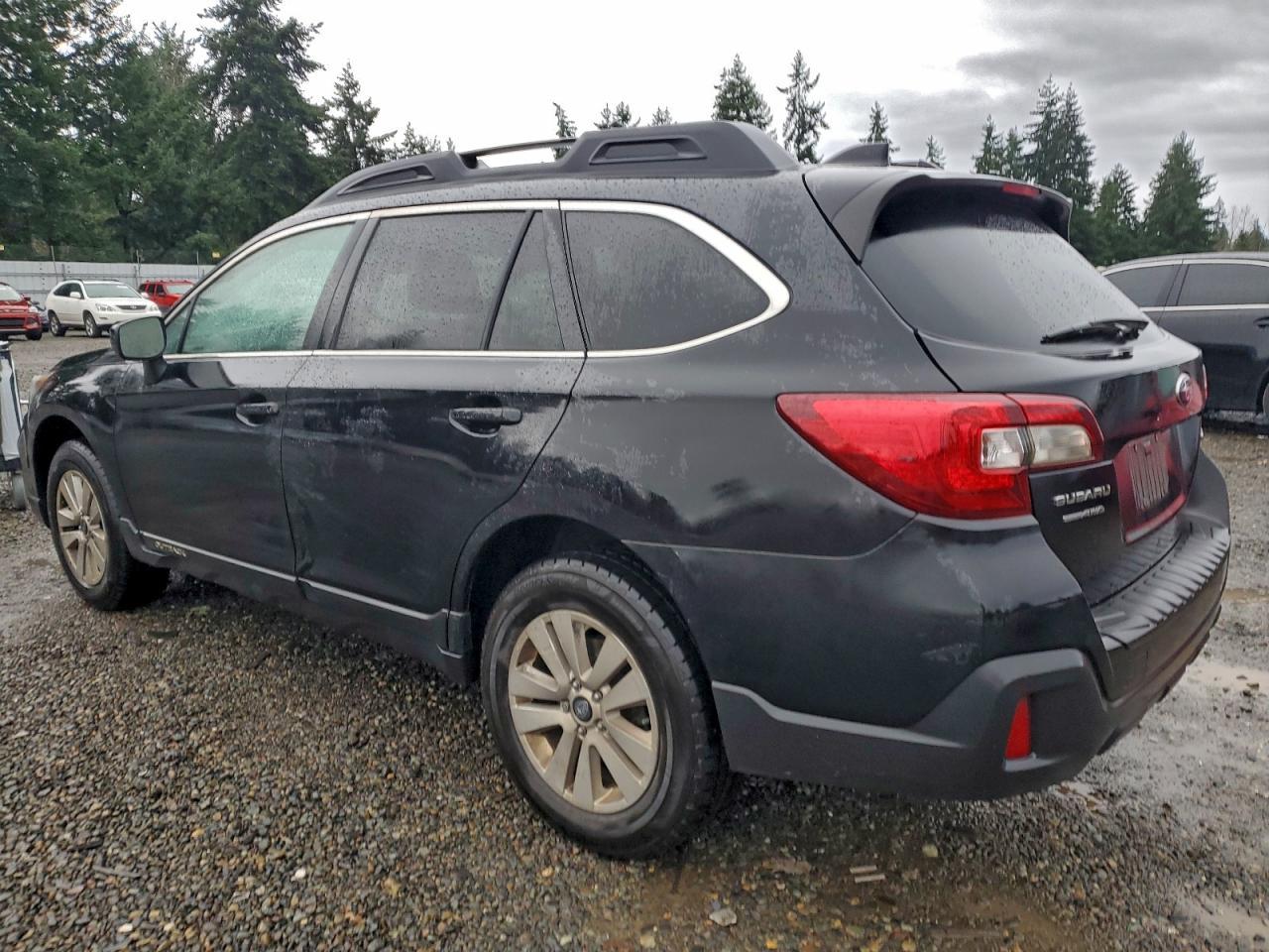 2018 Subaru Outback 2.5I Premium - Image 2