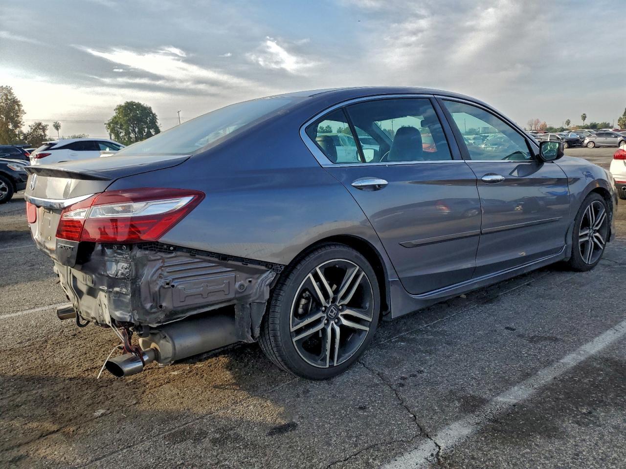 2016 Honda Accord Sport - Image 3
