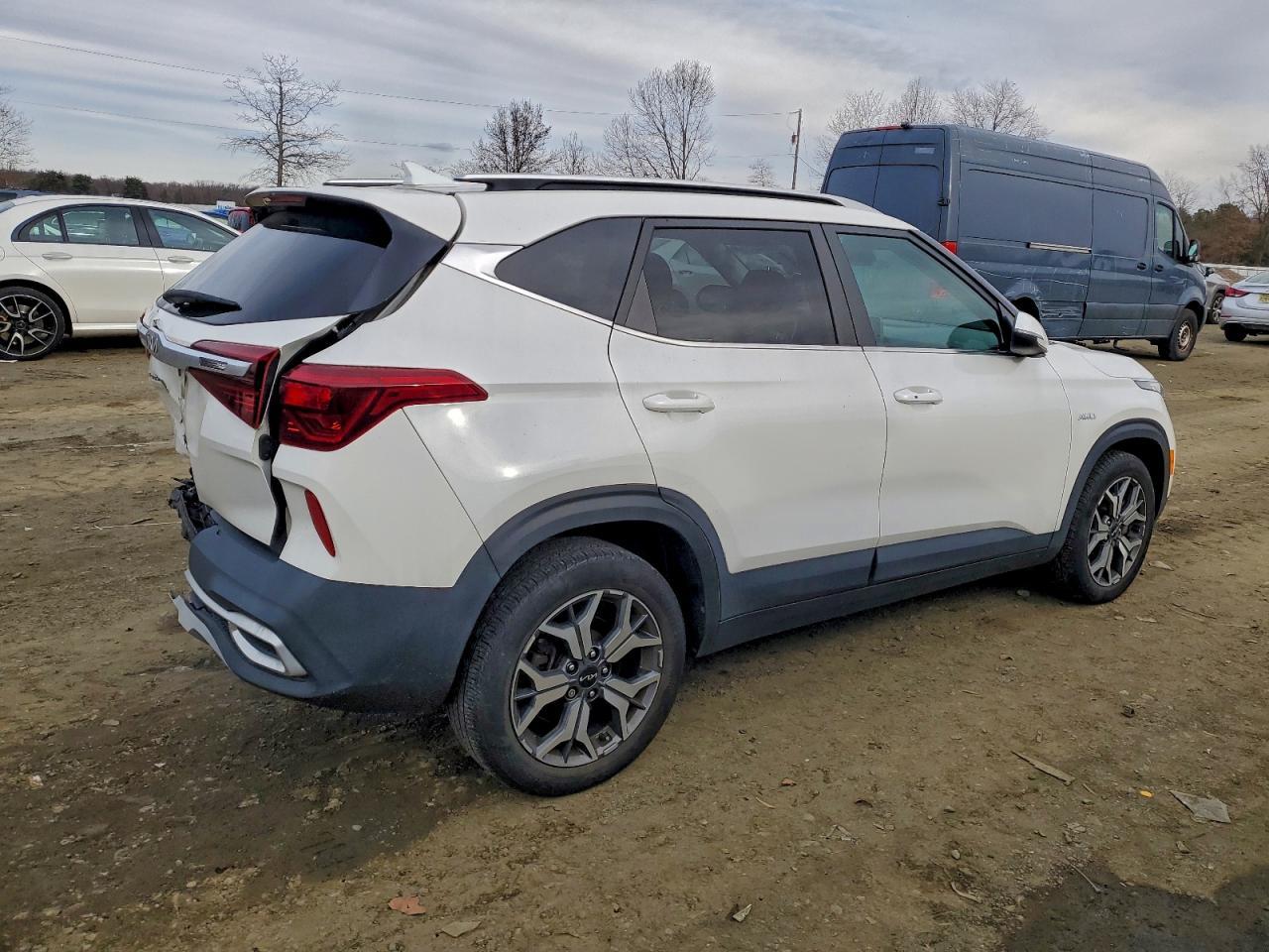 2022 Kia Seltos Ex - Image 3