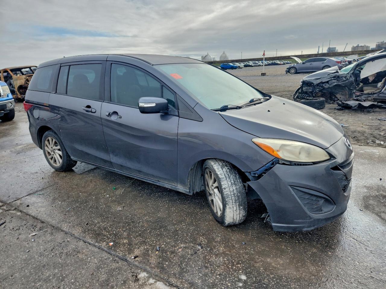 2013 Mazda 5 - Image 4