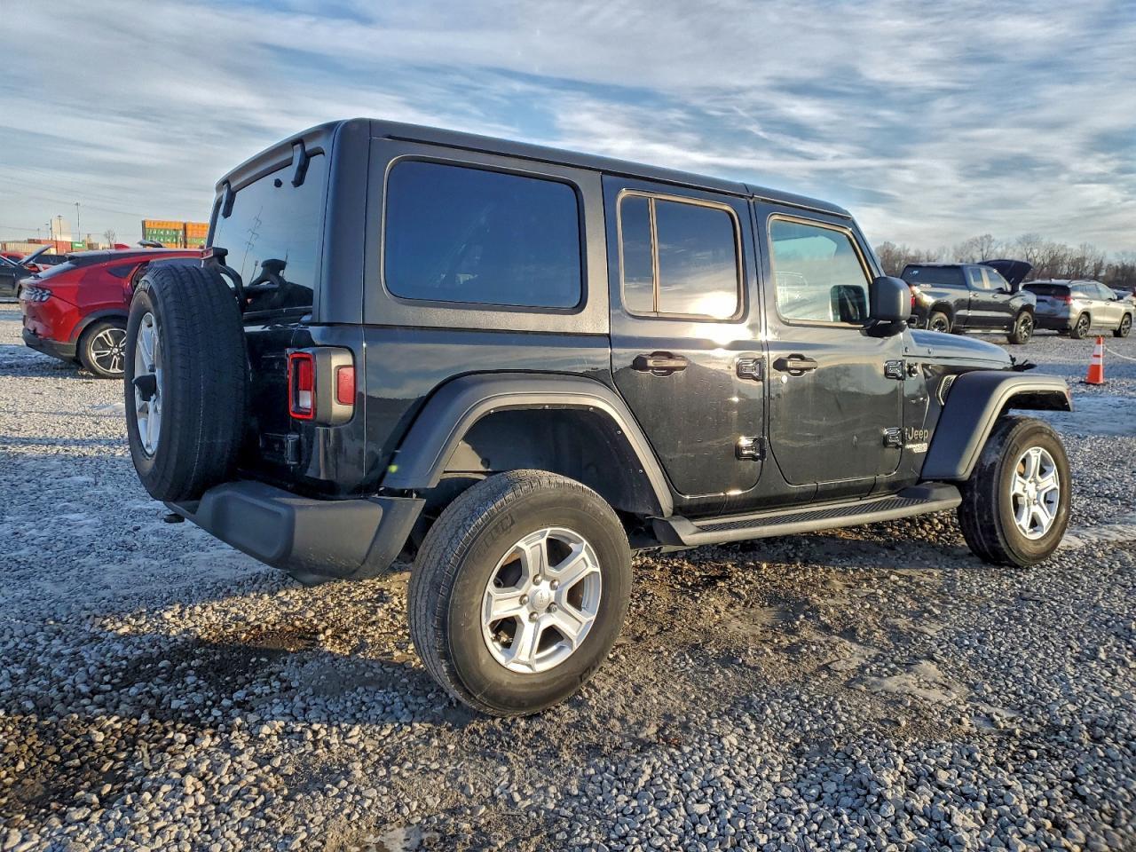 2021 Jeep Wrangler Unlimited Sport - Фото 3