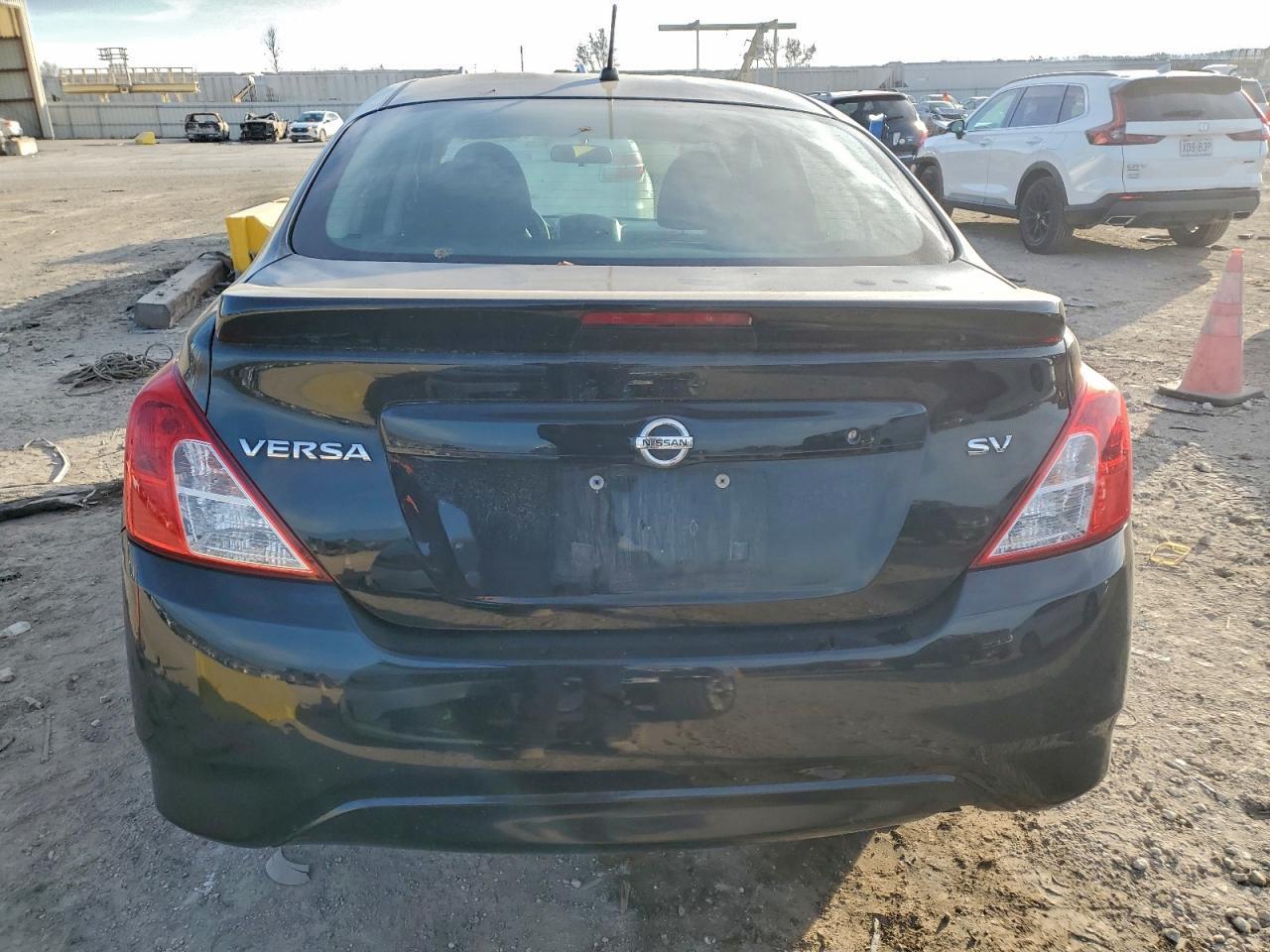 2018 Nissan Versa S - Фото 6