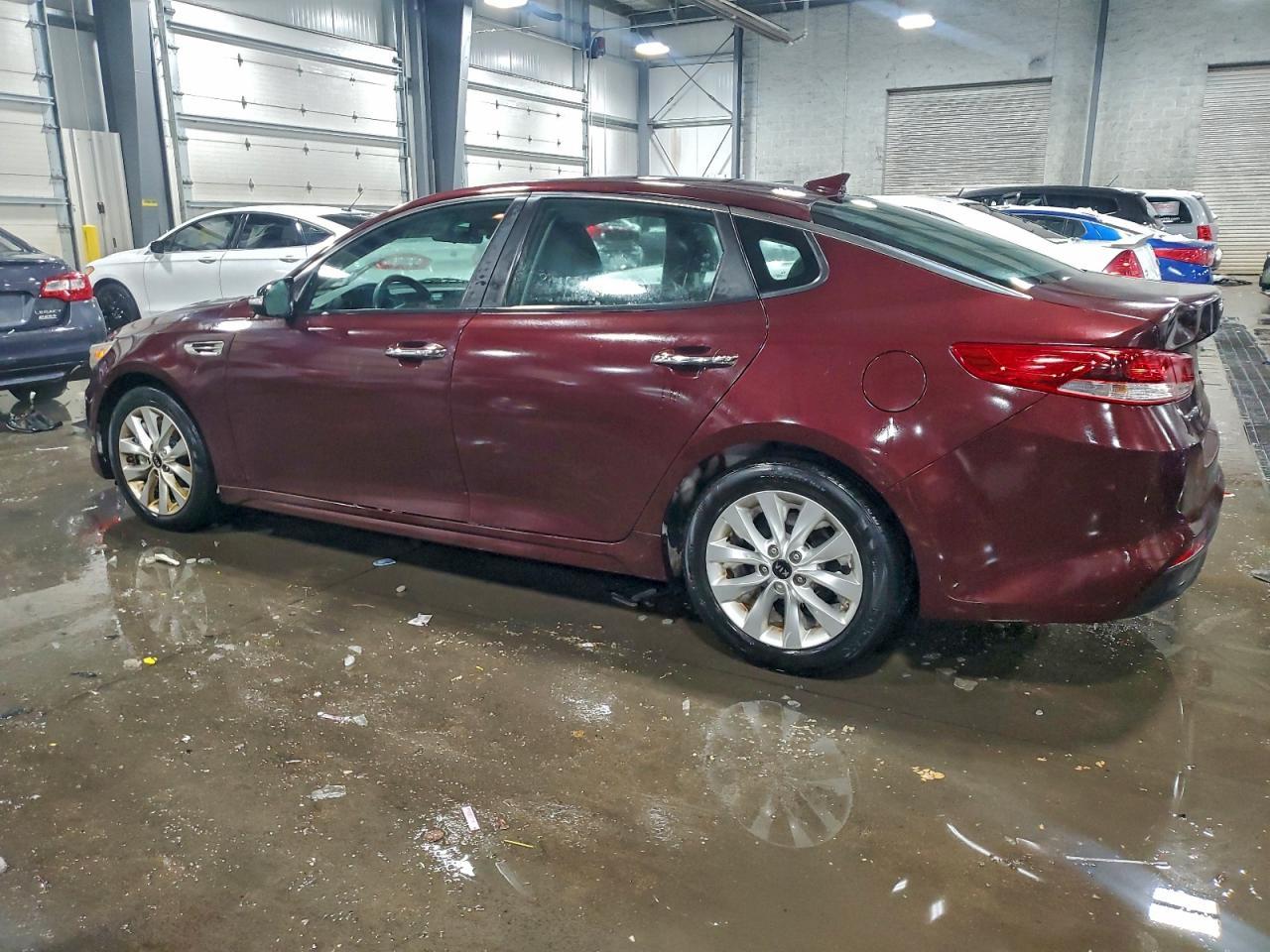 2017 Kia Optima Lx - Фото 2