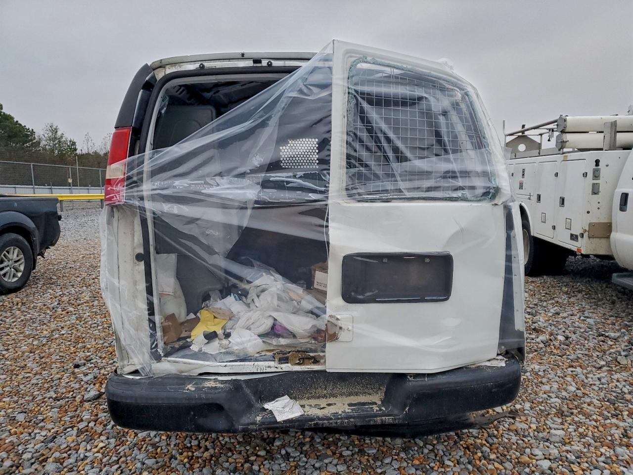 2008 Chevrolet Express 2500 Utility / Service Van - Image 6