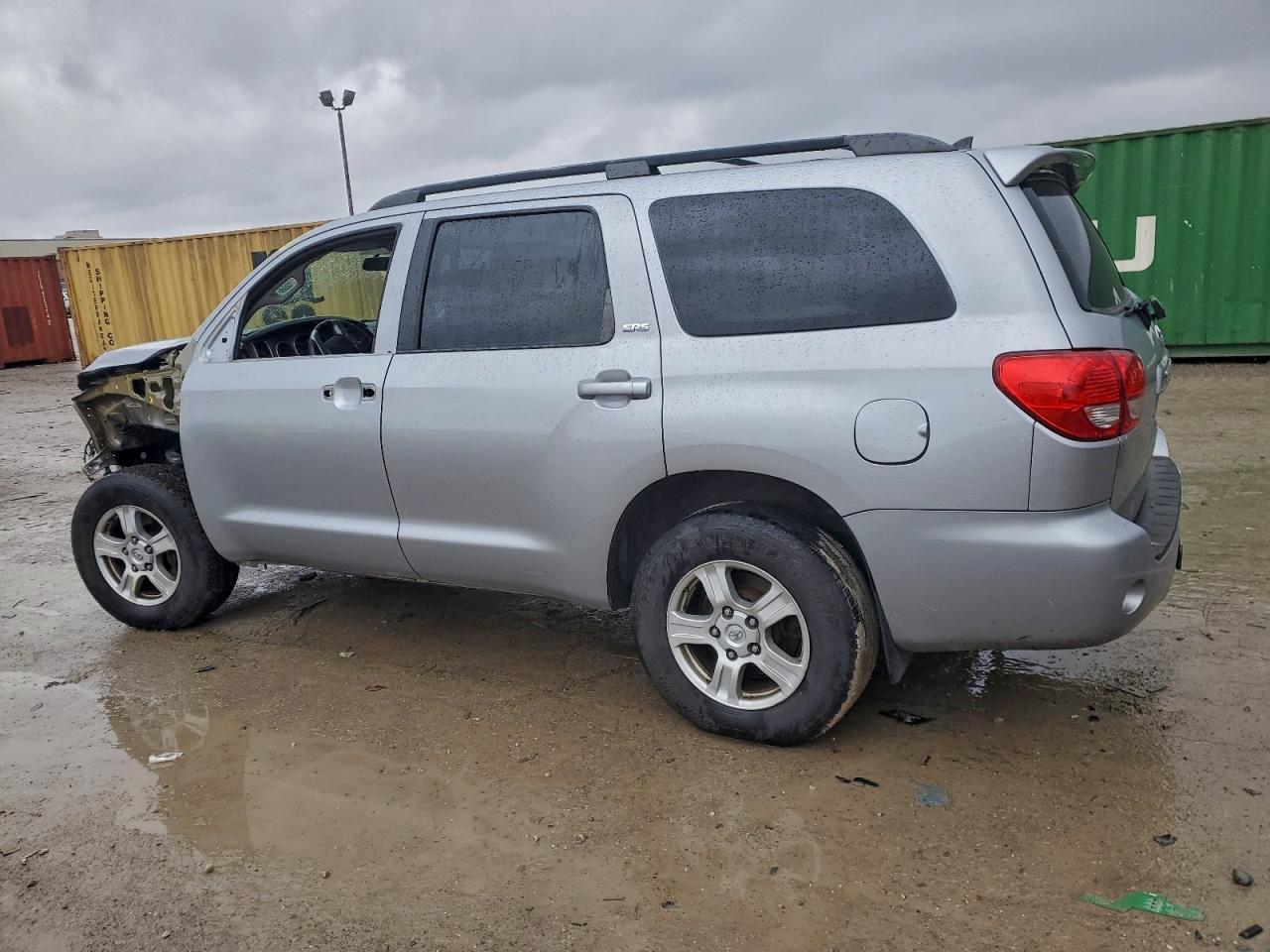 2017 Toyota Sequoia Sr5 - Фото 2