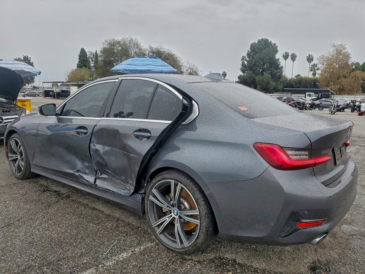 2020 BMW 330I - Фото 2