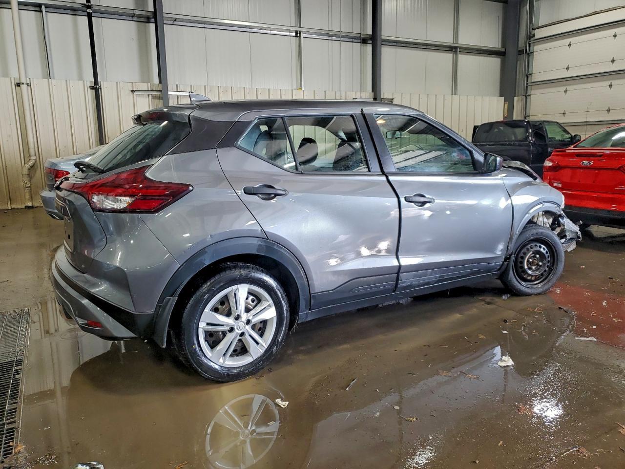 2022 Nissan Kicks S - Фото 3