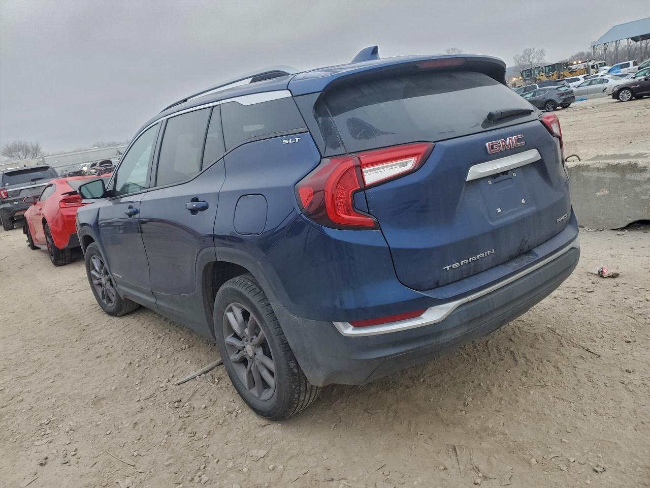 2023 GMC Terrain Slt - Image 2