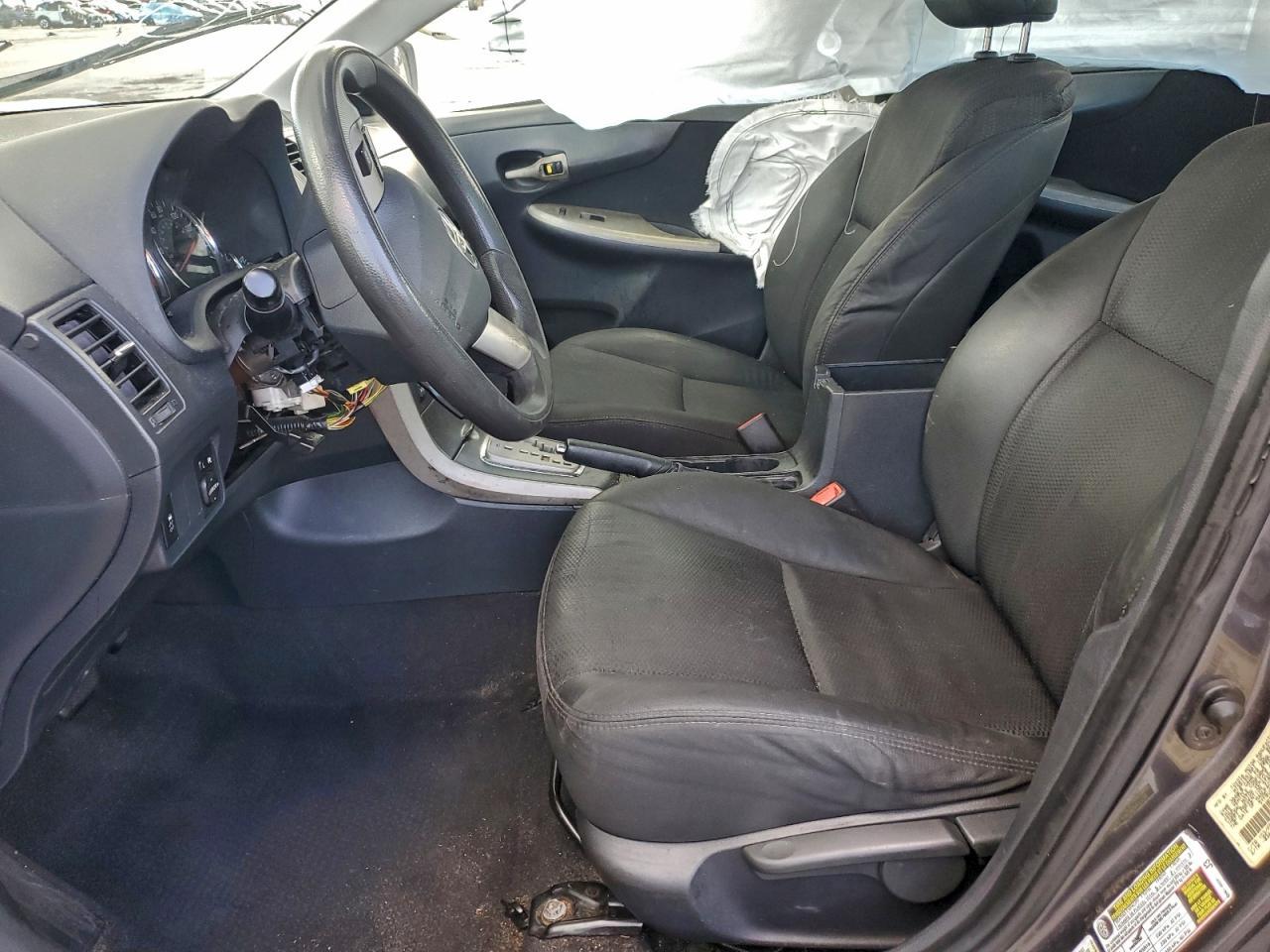 2013 Toyota Corrola - Image 7