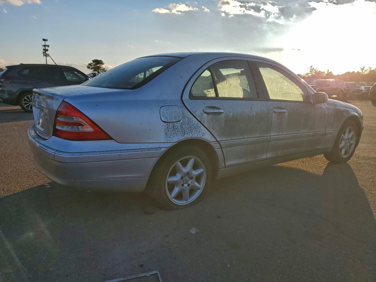 2004 Mercedes-Benz C 240 - Фото 3