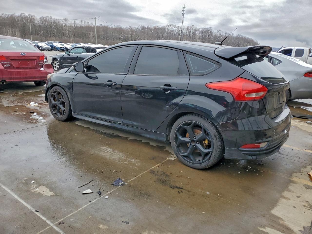 2017 Ford Focus St - Фото 2