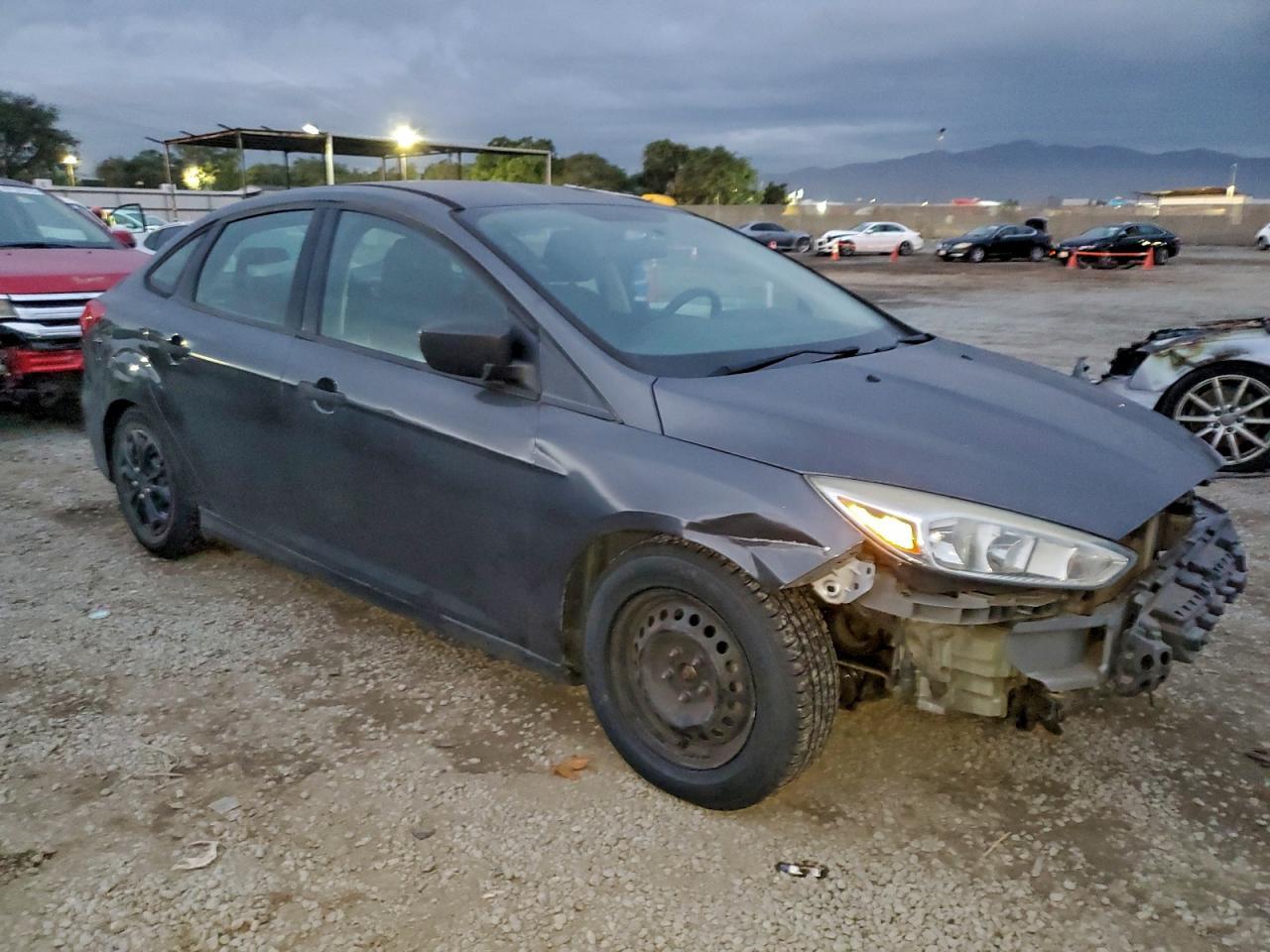 2016 Ford Focus S - Фото 4