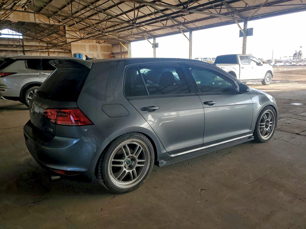 2017 Volkswagen Golf S - Фото 3