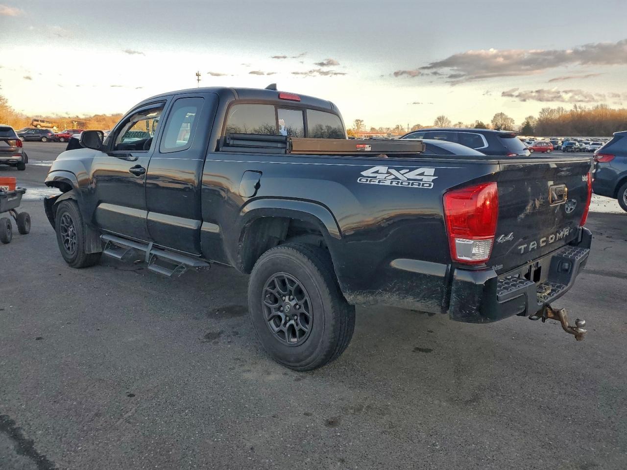 2016 Toyota Tacoma Sr - Фото 2