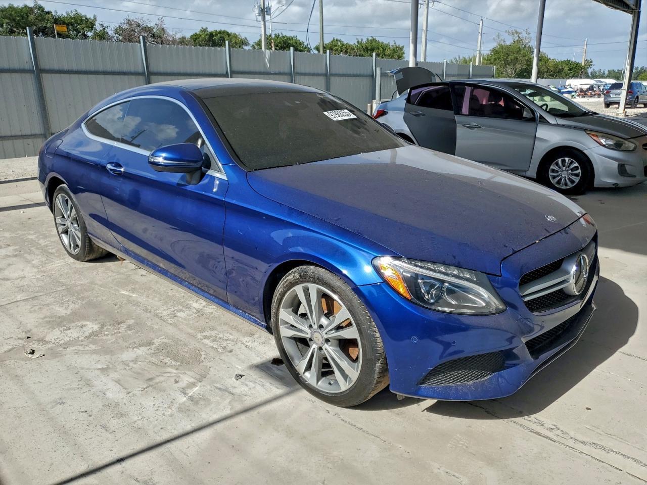 2017 Mercedes-Benz C 300 4Matic - Image 4