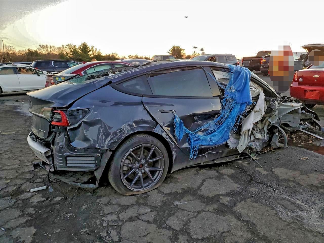 2022 Tesla Model 3 - Image 3