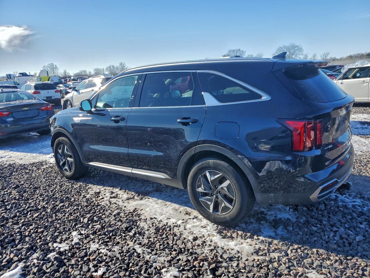 2022 Kia Sorento S - Фото 2