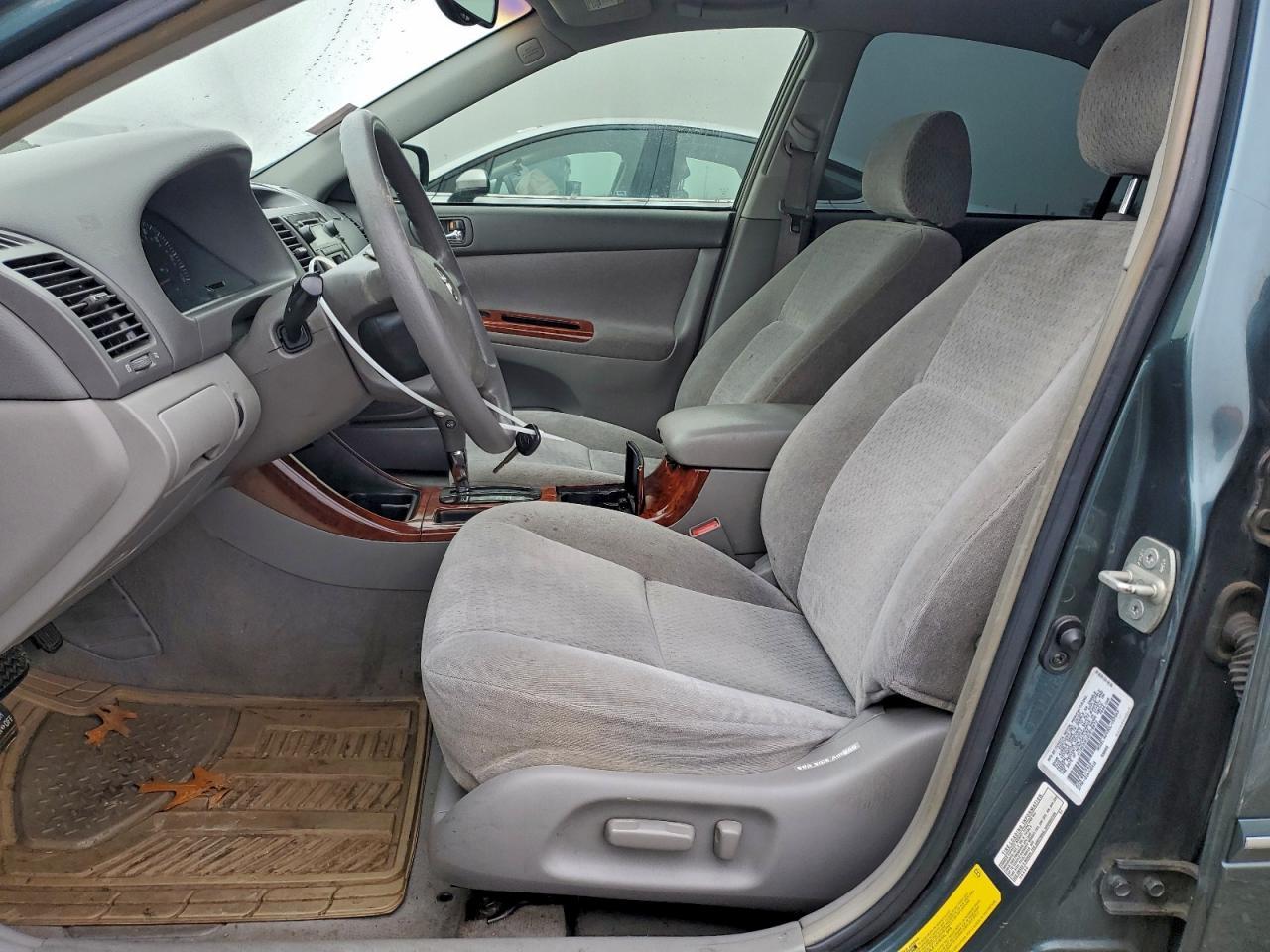 2002 Toyota Camry Le - Image 7