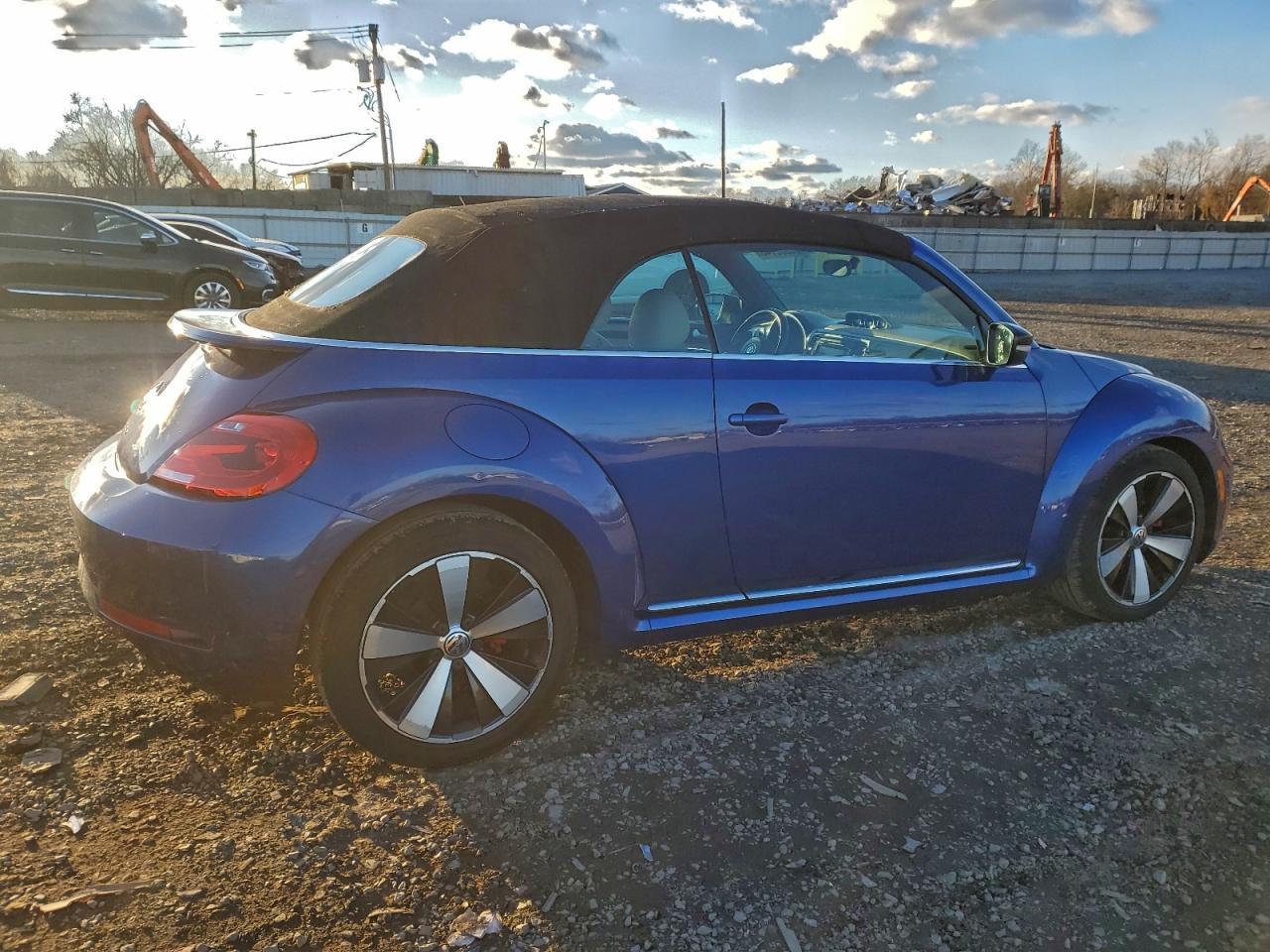 2013 Volkswagen Beetle Turbo - Фото 3