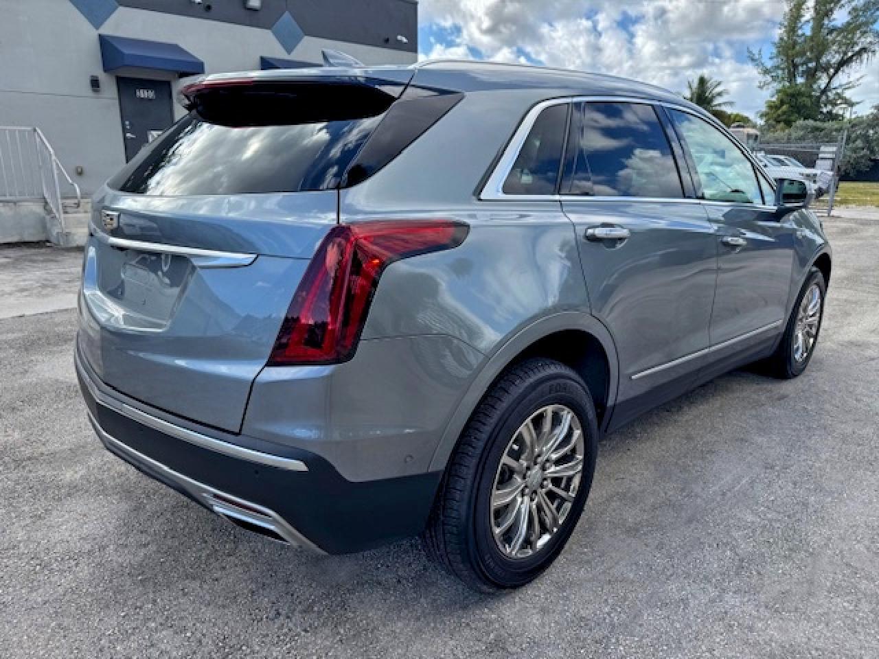 2020 Cadillac Xt5 Premium Luxury - Image 3