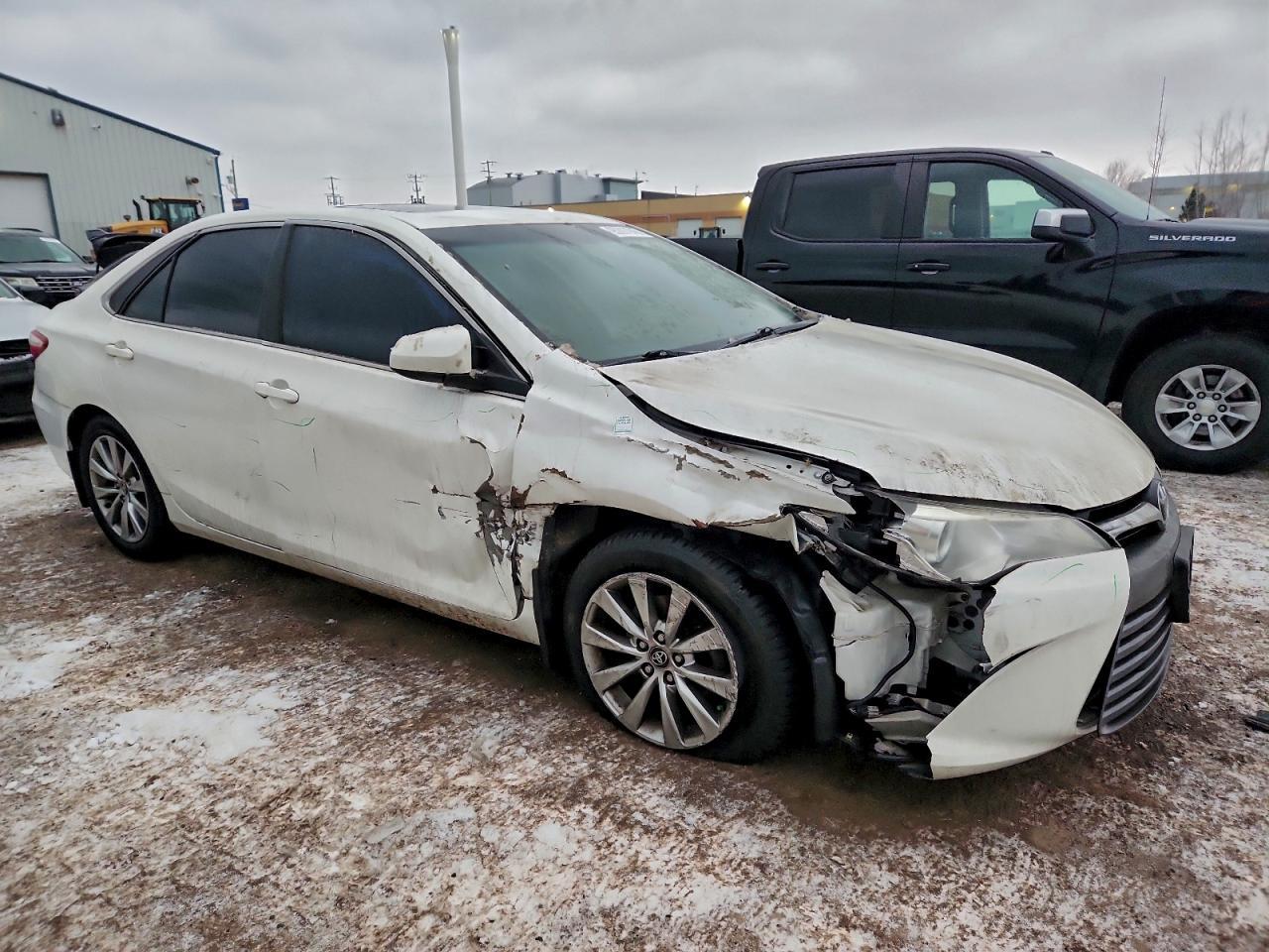 2015 Toyota Camry Le - Image 4