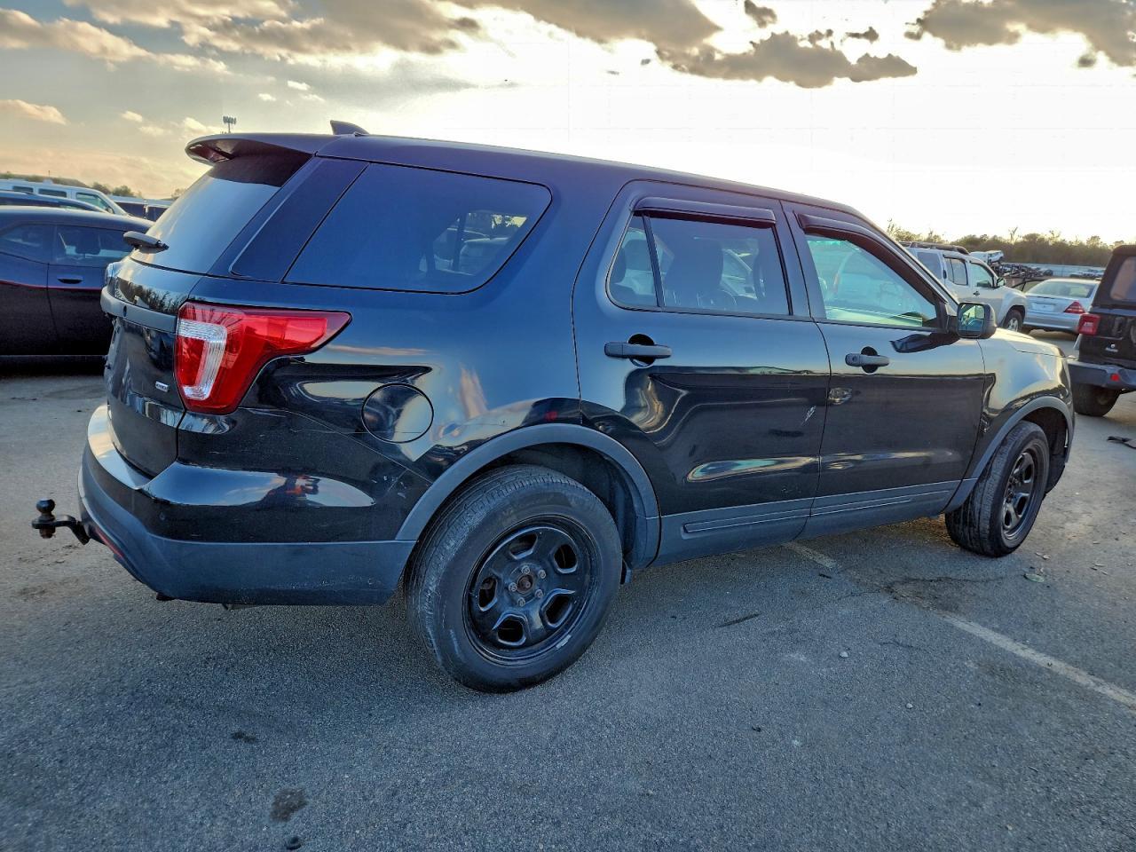 2016 Ford Explorer Police Interceptor - Image 3
