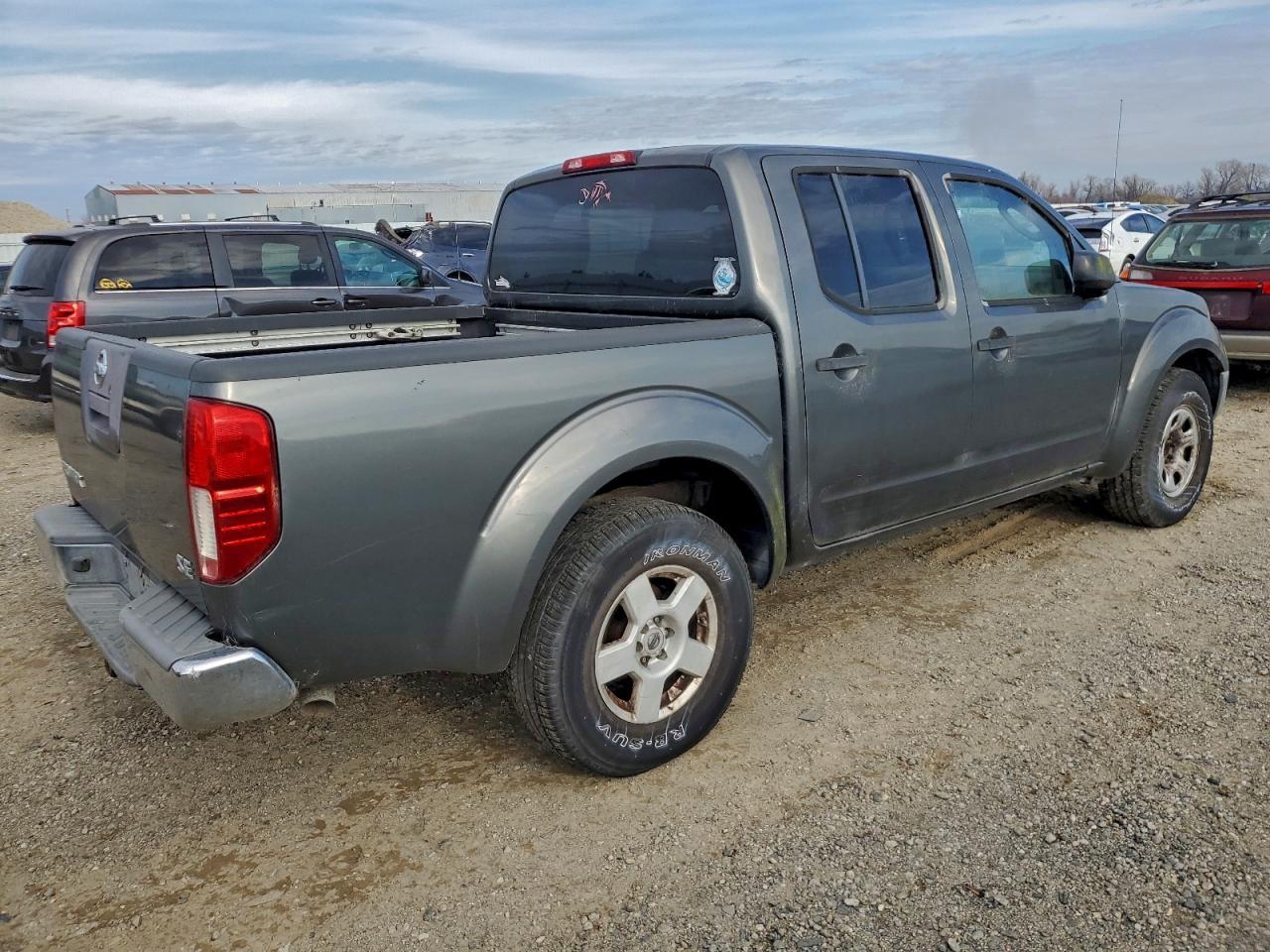 2006 Nissan Frontier Crew Cab Le - Image 3