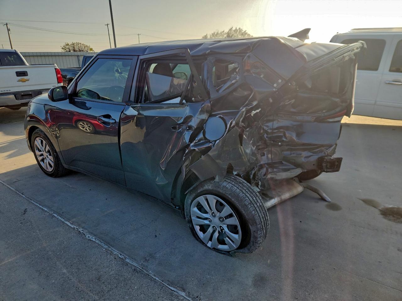 2023 Kia Soul Lx - Фото 2