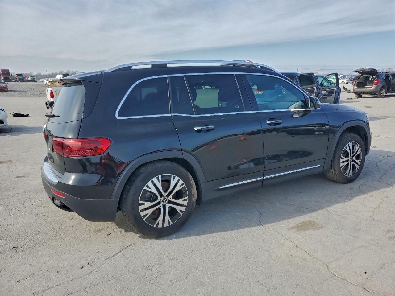 2024 Mercedes-Benz Glb 250 - Фото 3