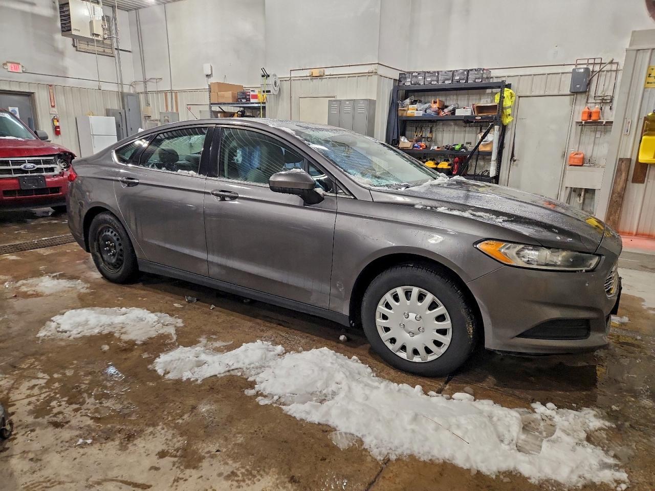 2013 Ford Fusion S - Фото 4