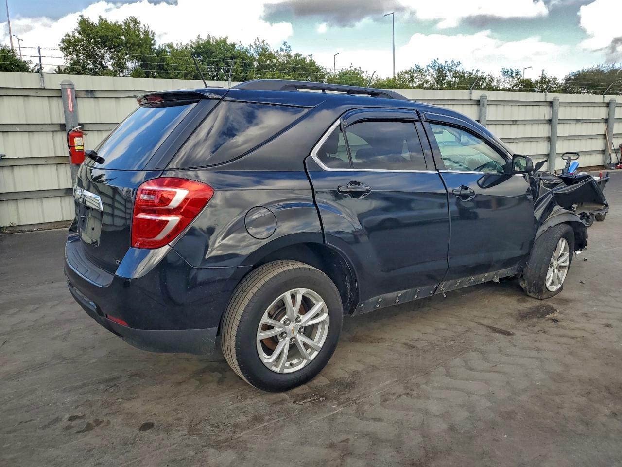2017 Chevrolet Equinox Lt - Image 3