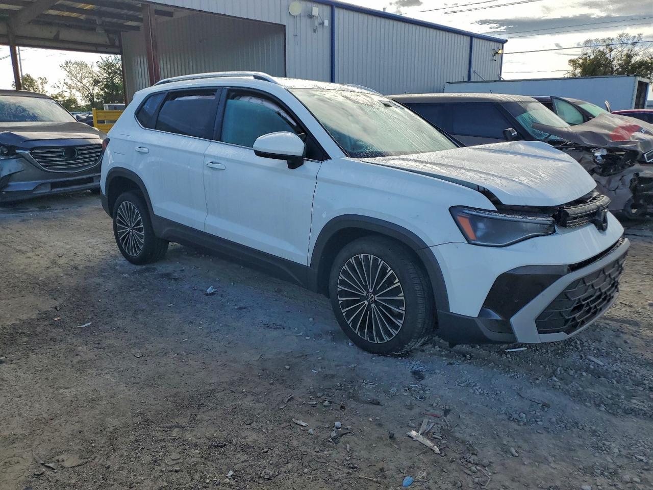 2025 Volkswagen Taos Se - Фото 4