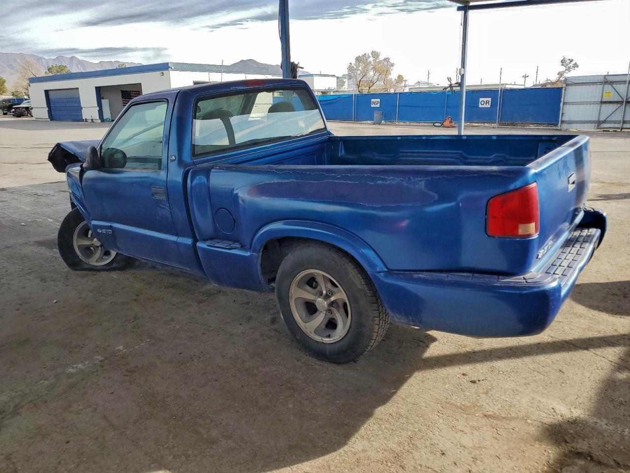1999 Chevrolet S Truck S10 - Image 2