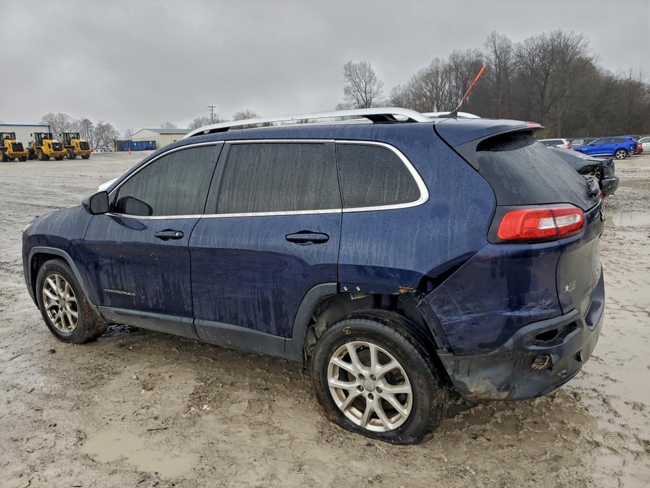 2016 Jeep Cherokee Latitude - Фото 2
