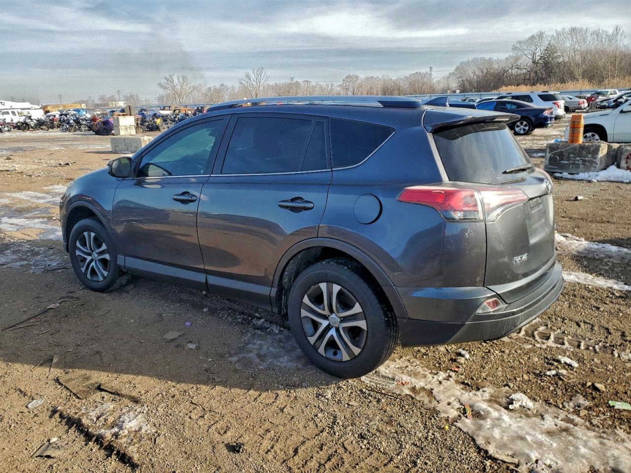 2018 Toyota Rav4 Le - Фото 2
