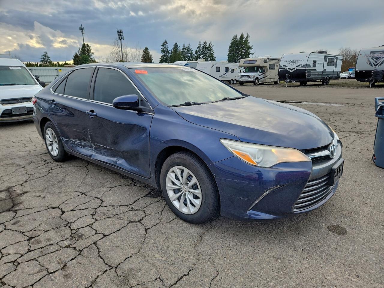 2015 Toyota Camry Le - Фото 4