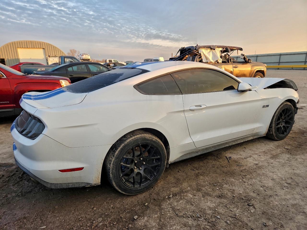 2019 Ford Mustang - Фото 3