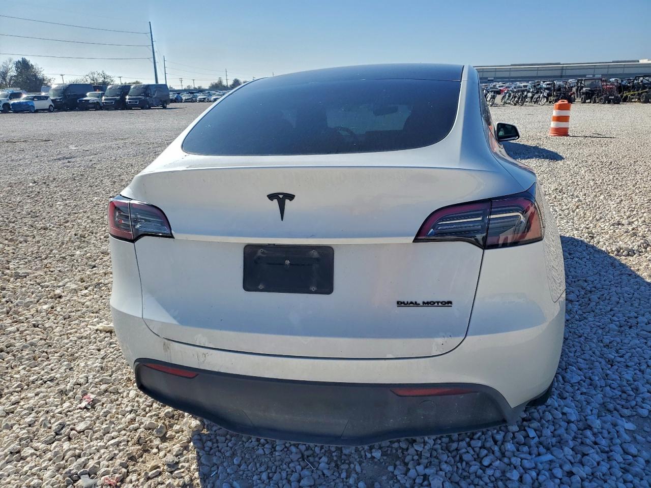 2023 Tesla Model Y - Фото 6