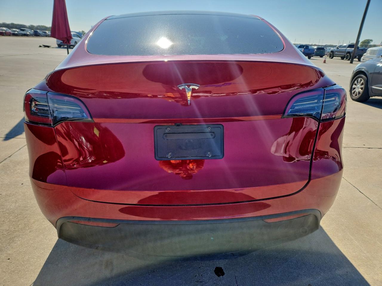 2025 Tesla Model Y - Фото 6